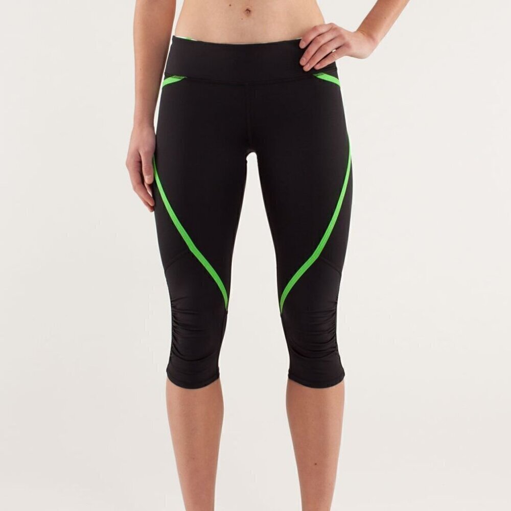 Lululemon Run: Pace Crop - 8 Black / Ocean Stripe Frond / Frond